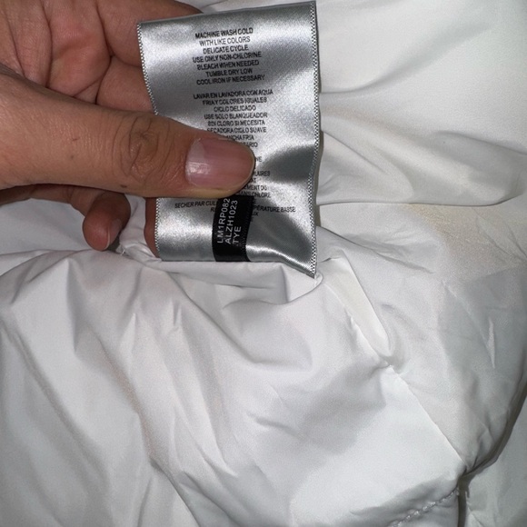 Levi’s Puffer jacket (only used 2-3 times) - Picture 8 of 8